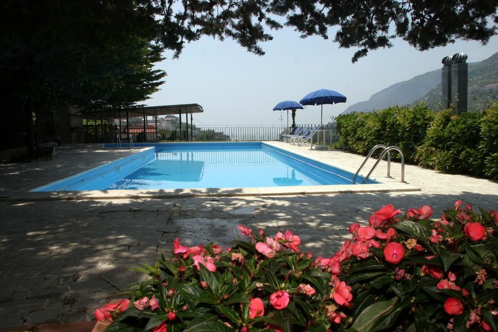 Residence Le Villette Равело Екстериор снимка